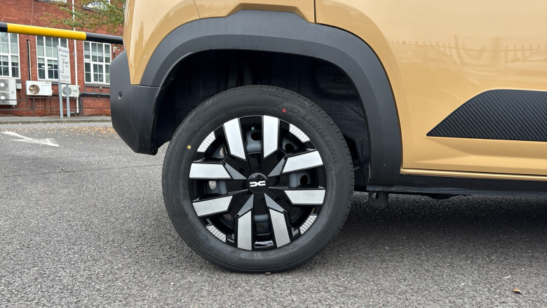 Dacia Spring 27kWh Expression 65 48kW 5dr Auto Electric Hatchback